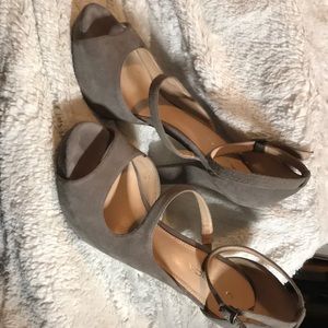 Strappy platform heel